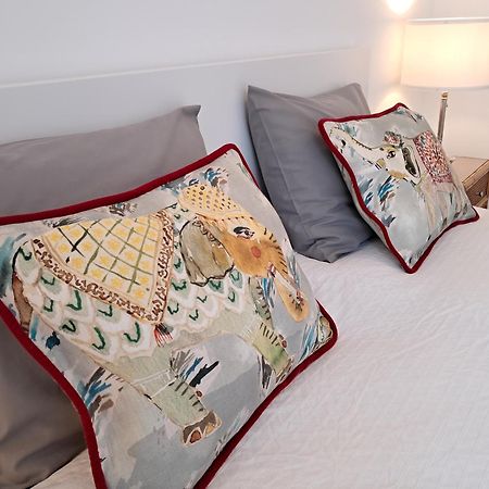 סביליה Apartamentos Almirante Hoyos מראה חיצוני תמונה