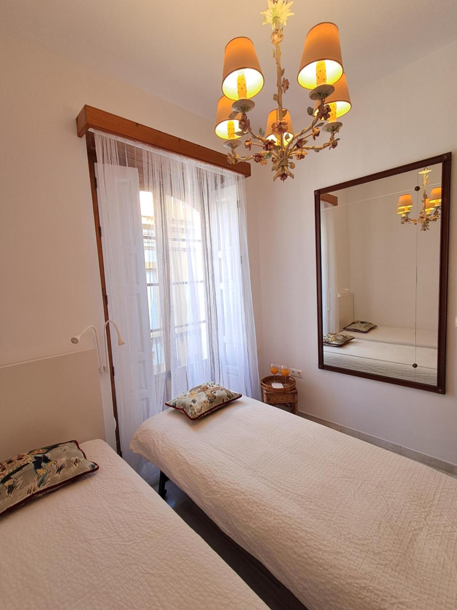 סביליה Apartamentos Almirante Hoyos מראה חיצוני תמונה