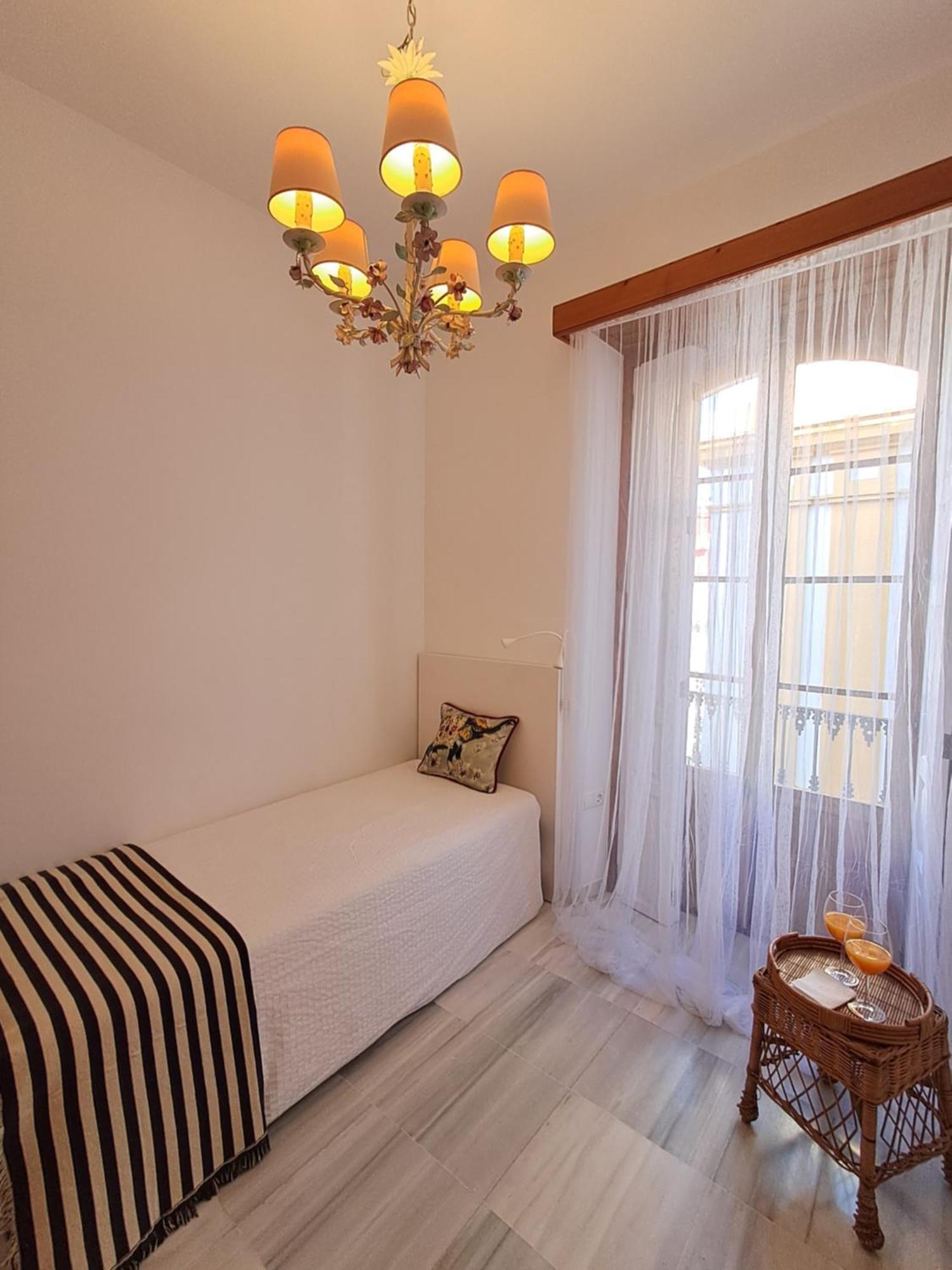 סביליה Apartamentos Almirante Hoyos מראה חיצוני תמונה