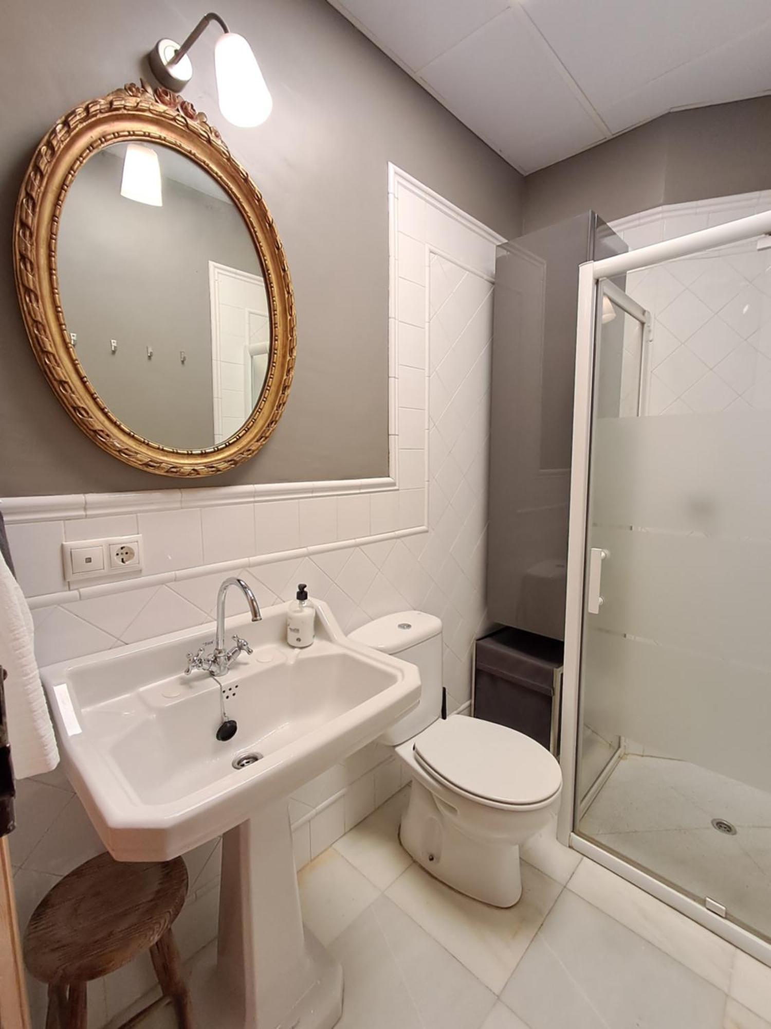 סביליה Apartamentos Almirante Hoyos מראה חיצוני תמונה