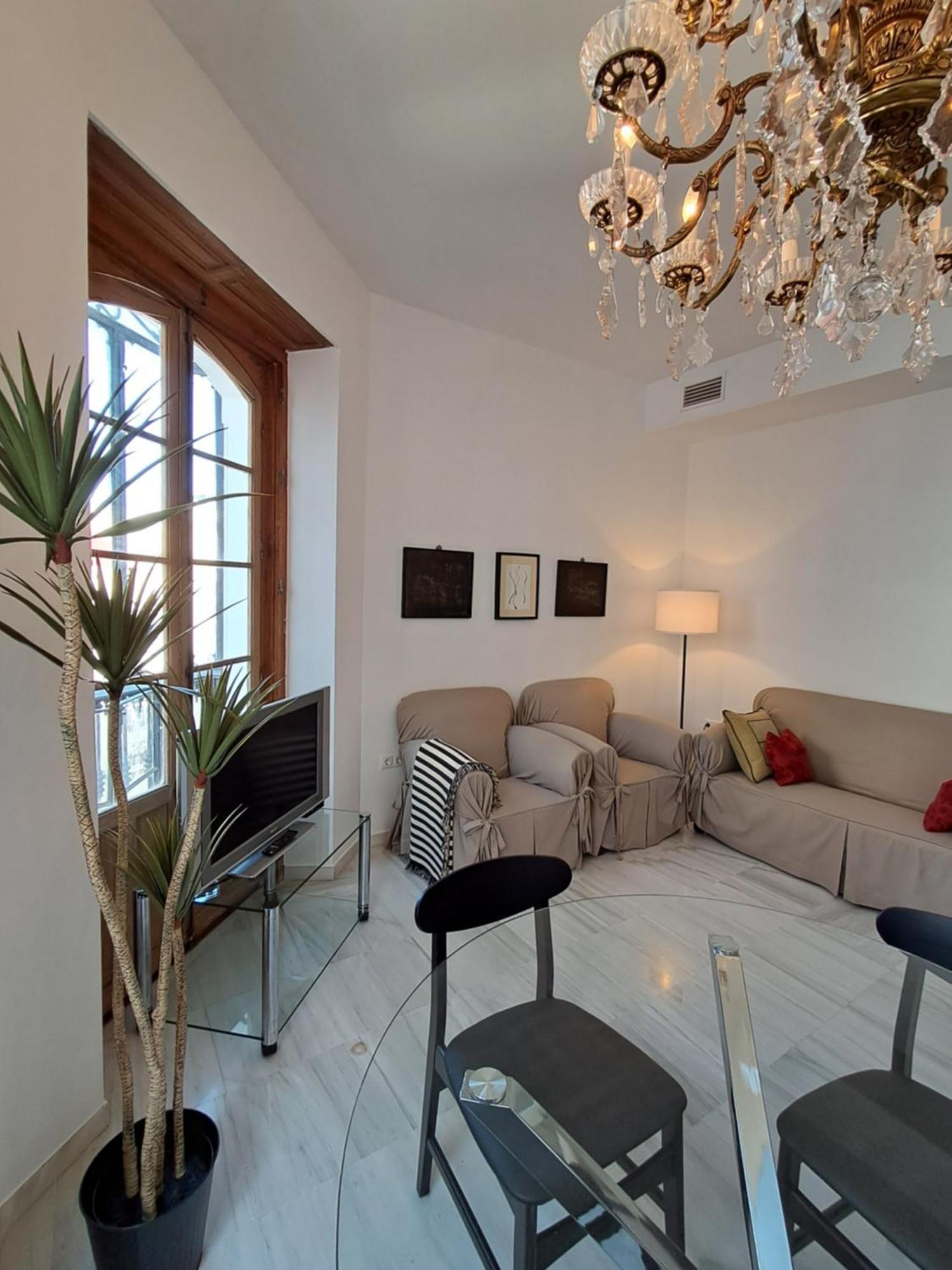 סביליה Apartamentos Almirante Hoyos מראה חיצוני תמונה