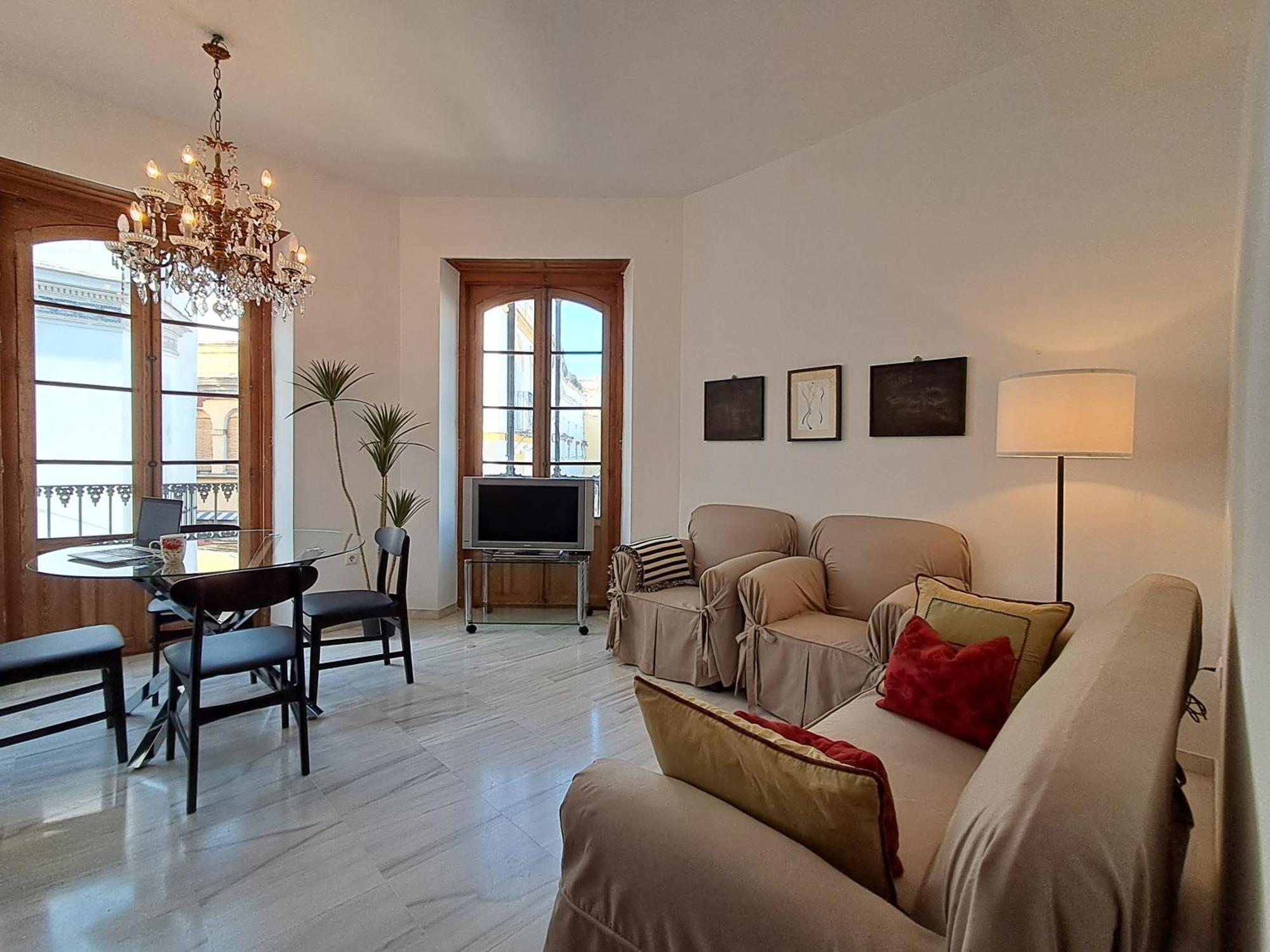סביליה Apartamentos Almirante Hoyos מראה חיצוני תמונה